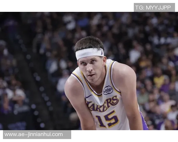 夸梅质疑富保罗言论为何用冠军标准衡量湖人新星里夫斯表现